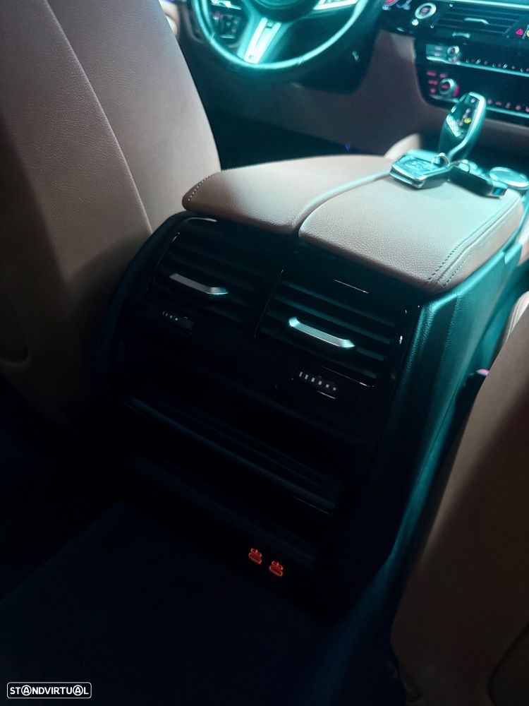 BMW 520 d xDrive Pack Desportivo M Pro - 33