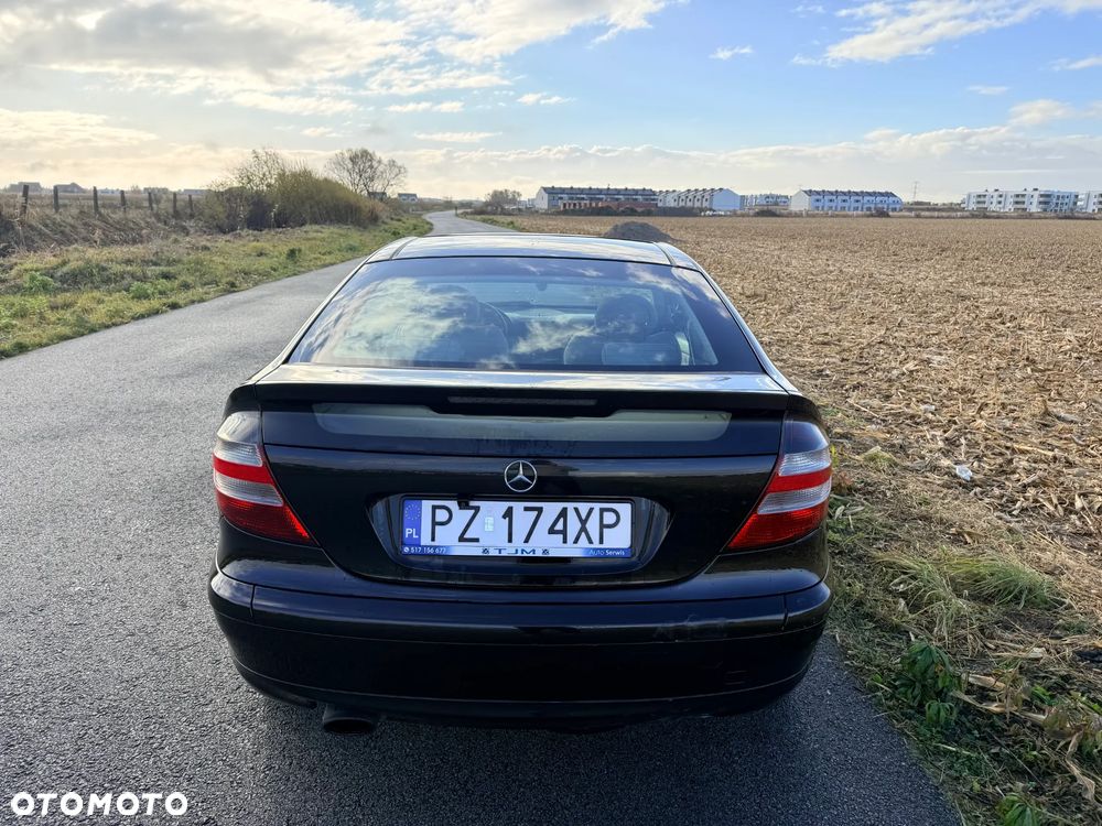 Mercedes-Benz C-Class 2005 photo 5