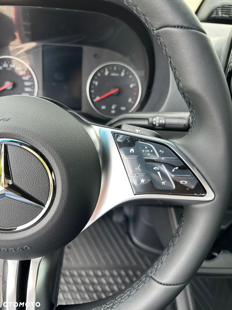 Mercedes-Benz Sprinter - 15