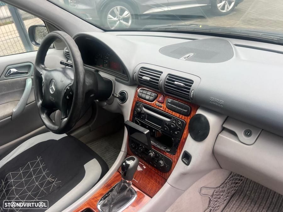 Mercedes-Benz C 200 - 6