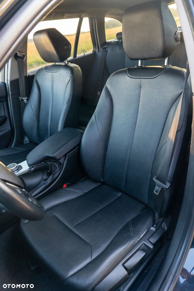 BMW Seria 3 318d Luxury Line - 36