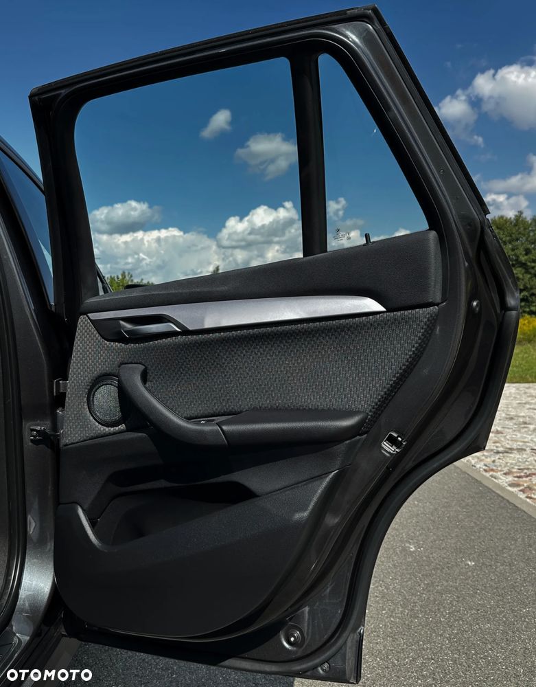 BMW X1 xDrive25e xLine - 38