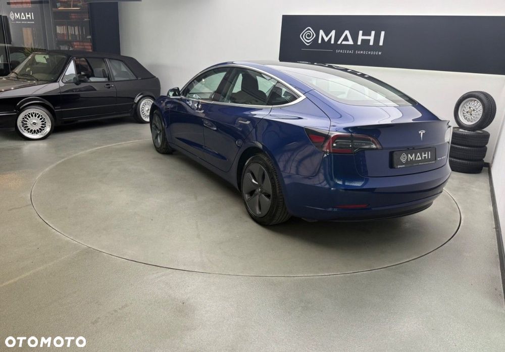 Tesla Model 3 - 9