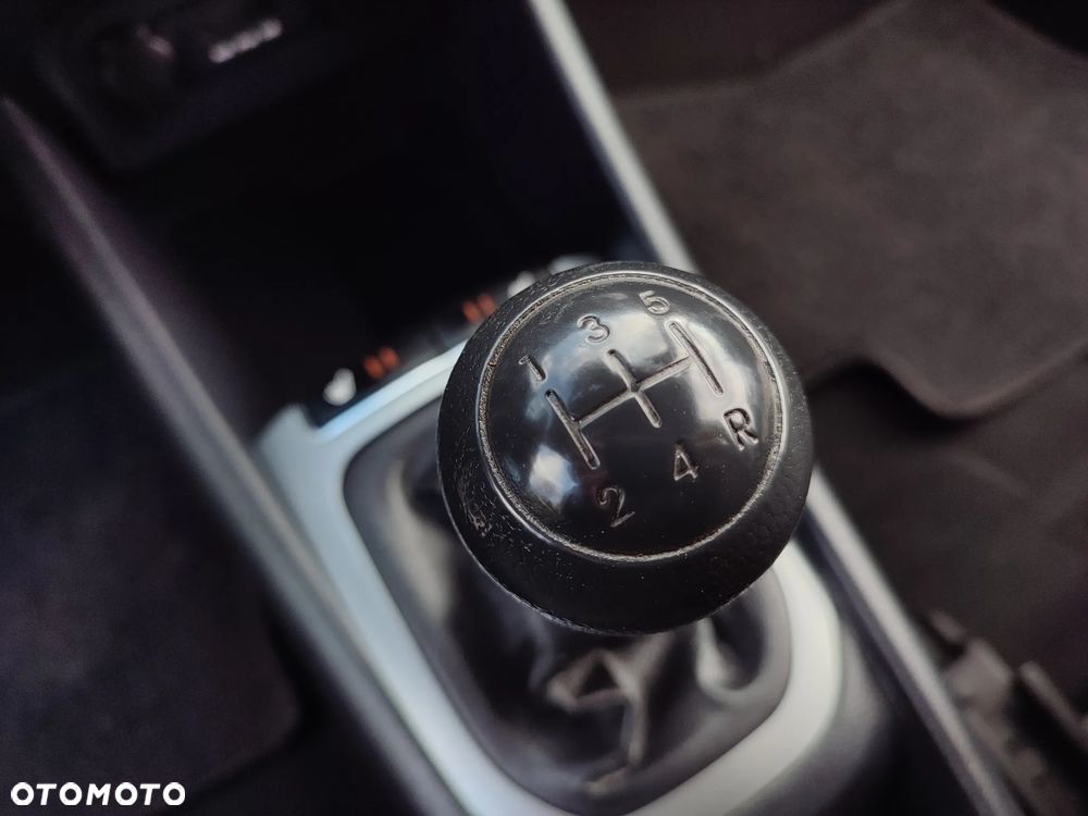 Kia Rio 1.2 Dream Team Edition - 25