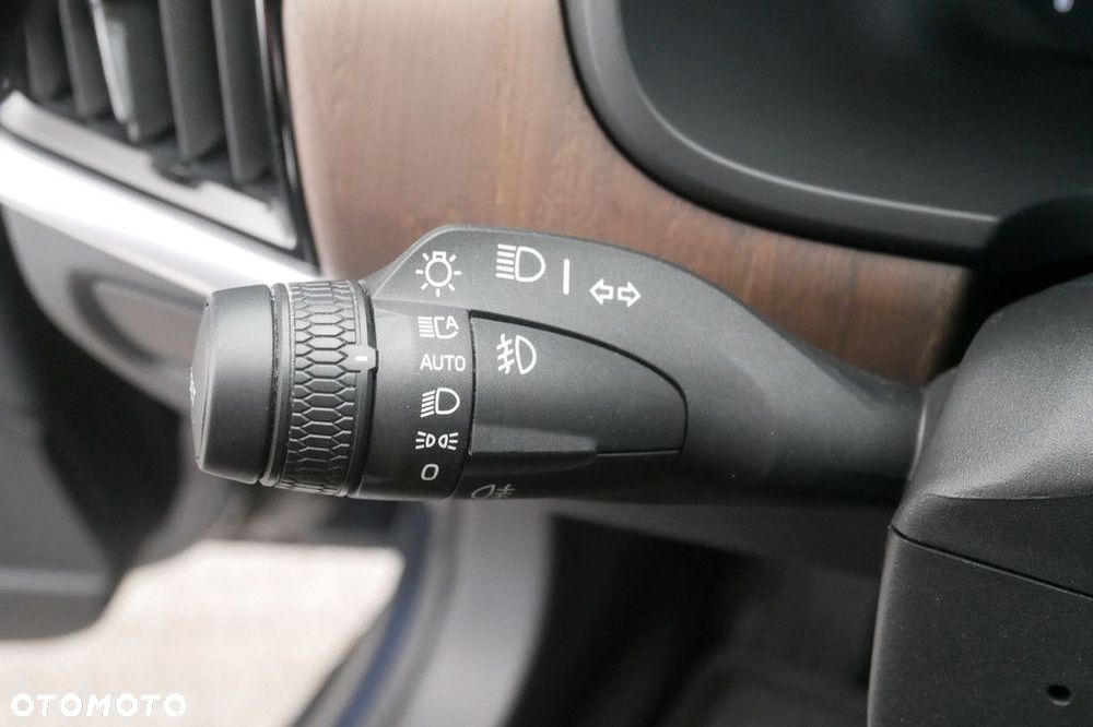 Volvo V90 B5 D AWD Ultimate Dark - 29