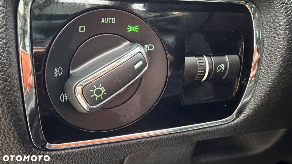 Skoda Superb 2.0 TDI DSG Ambition - 22