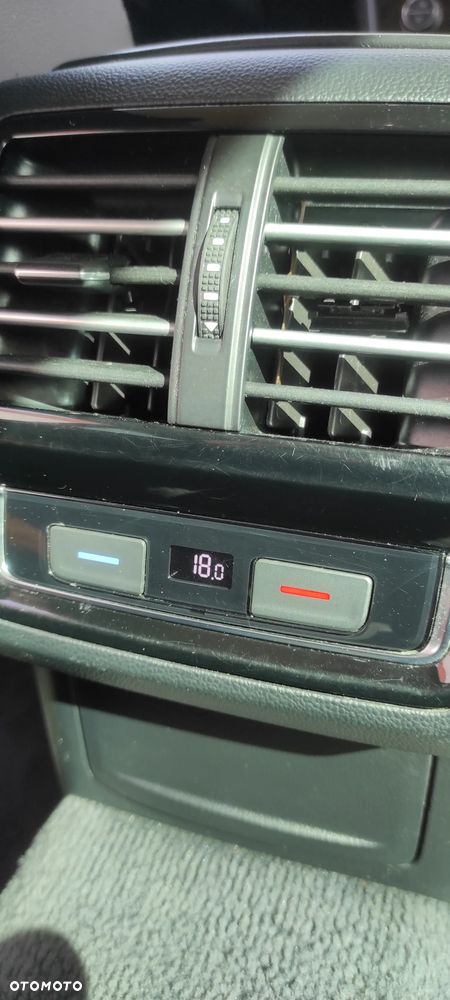 Volkswagen Passat - 16