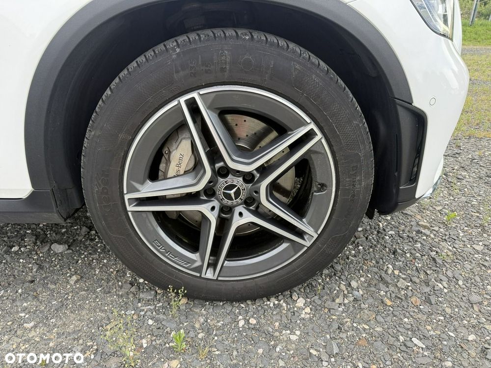 Mercedes-Benz GLC - 27