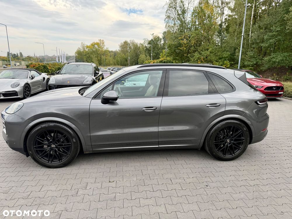 Porsche Cayenne - 2