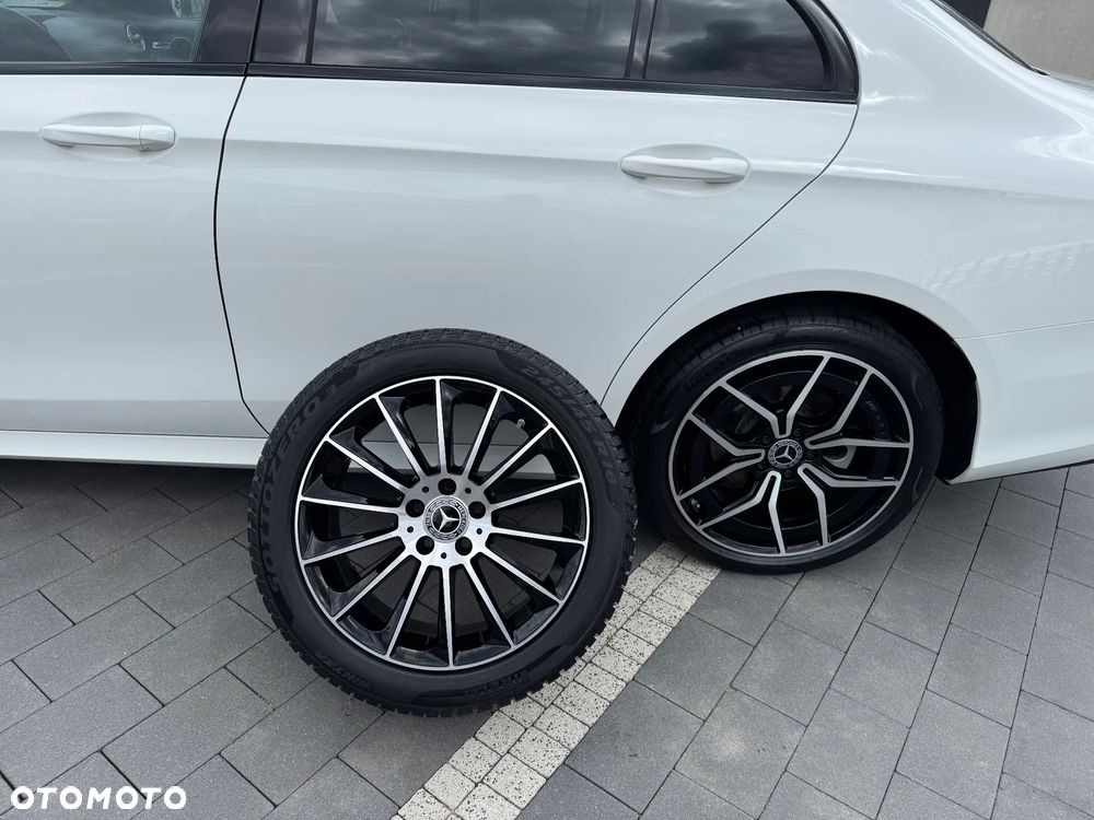 Mercedes-Benz Klasa E 220 d 4-Matic AMG - 15