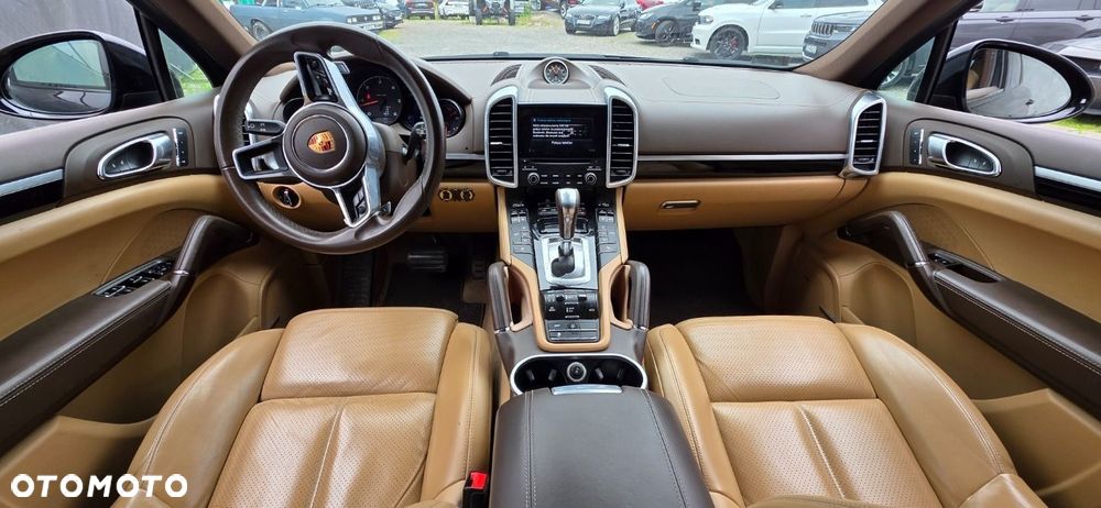 Porsche Cayenne - 35