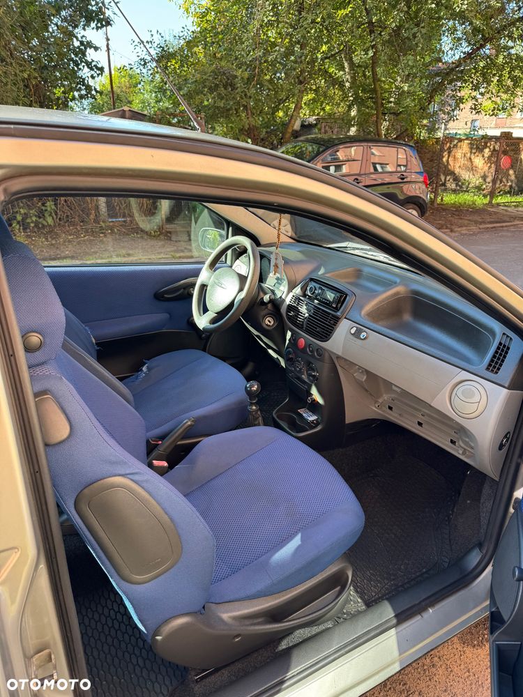 Fiat Punto 1.2 8V - 7