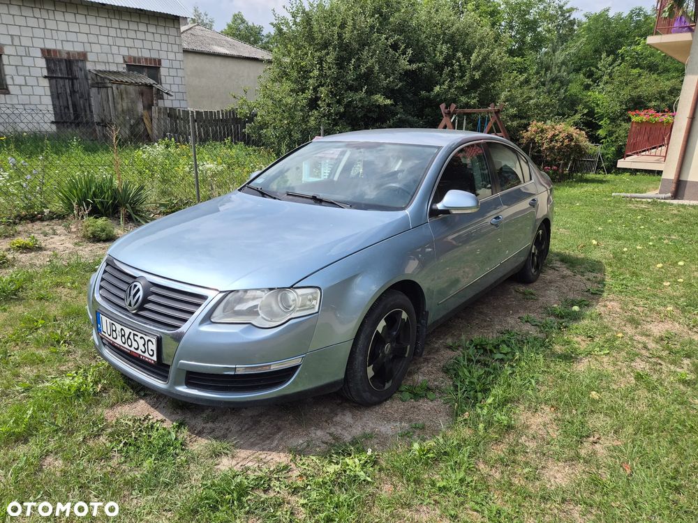 Volkswagen Passat 2.0 FSI Comfortline - 1