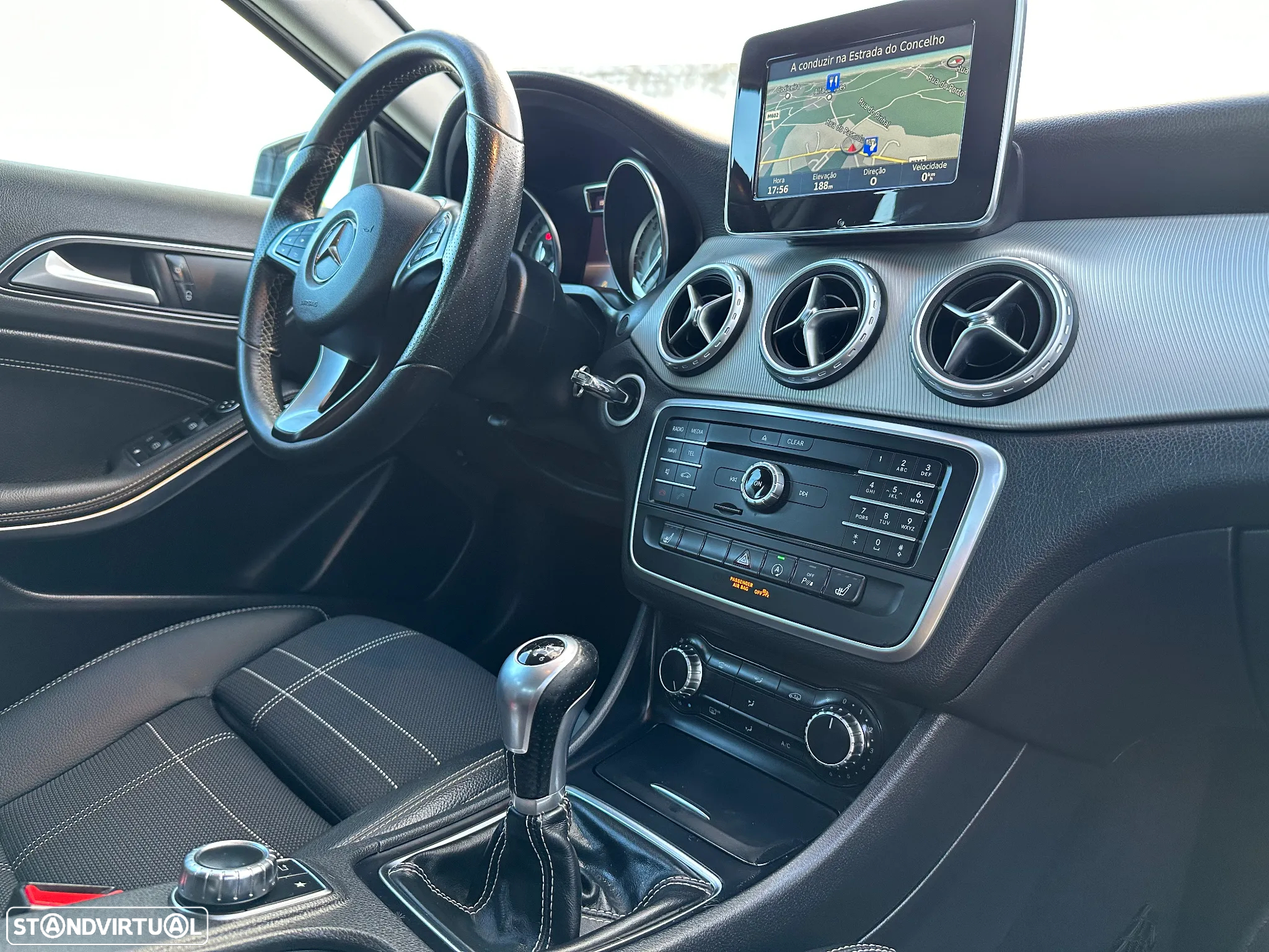 Mercedes-Benz GLA 180 d Urban - 33