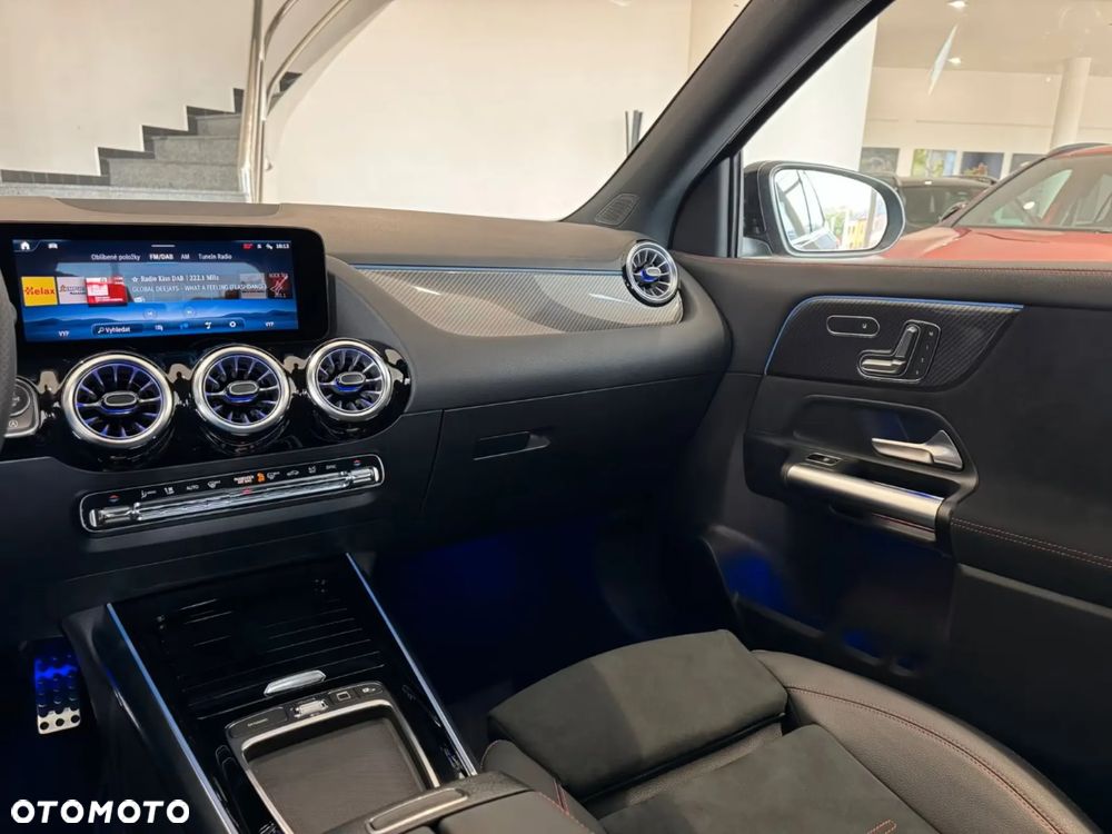 Mercedes-Benz GLA 220 mHEV 4-Matic AMG Line 8G-DCT - 14