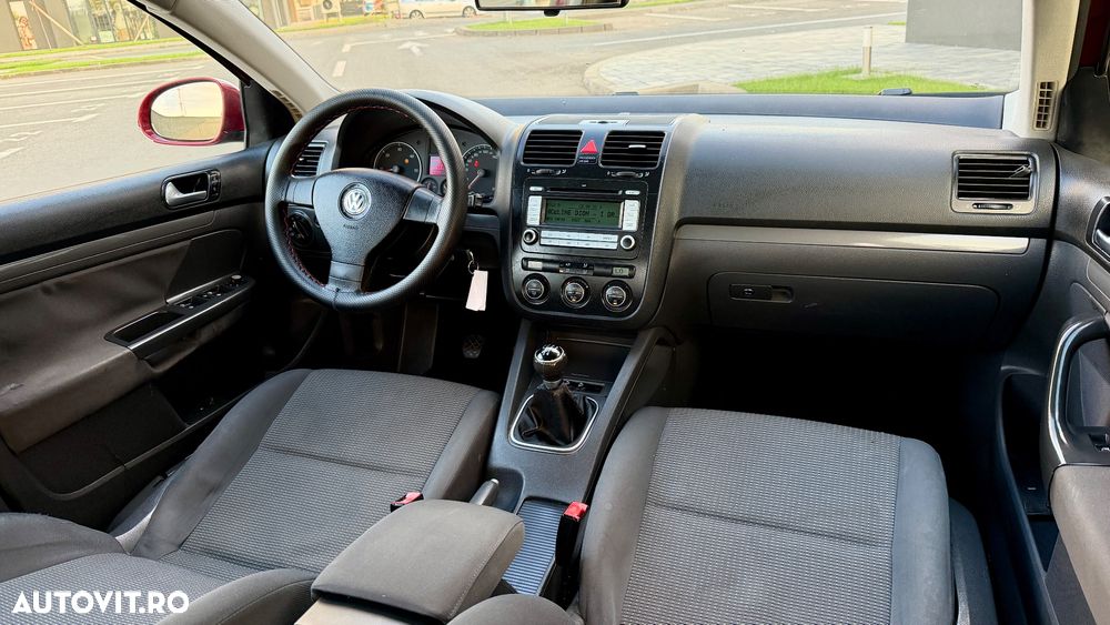 Volkswagen Jetta - 5