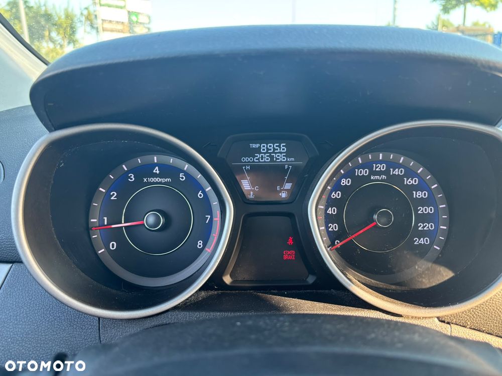 Hyundai Elantra 1.6 Comfort - 2