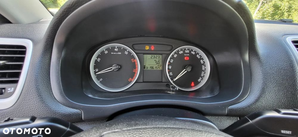 Skoda Fabia 1.6 16V Ambiente - 21