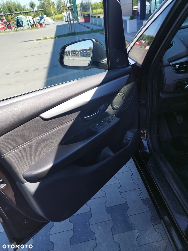 BMW Seria 2 216d - 10
