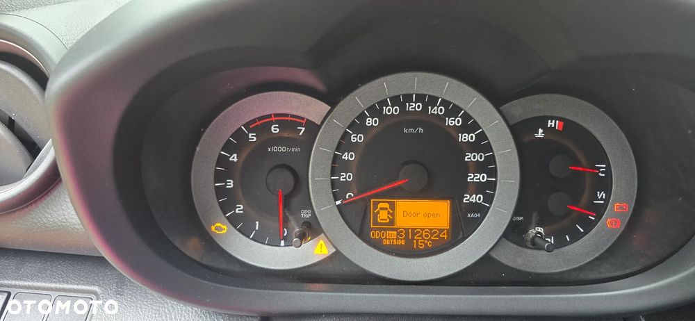 Toyota RAV4 2.2 D-4D Sol - 11