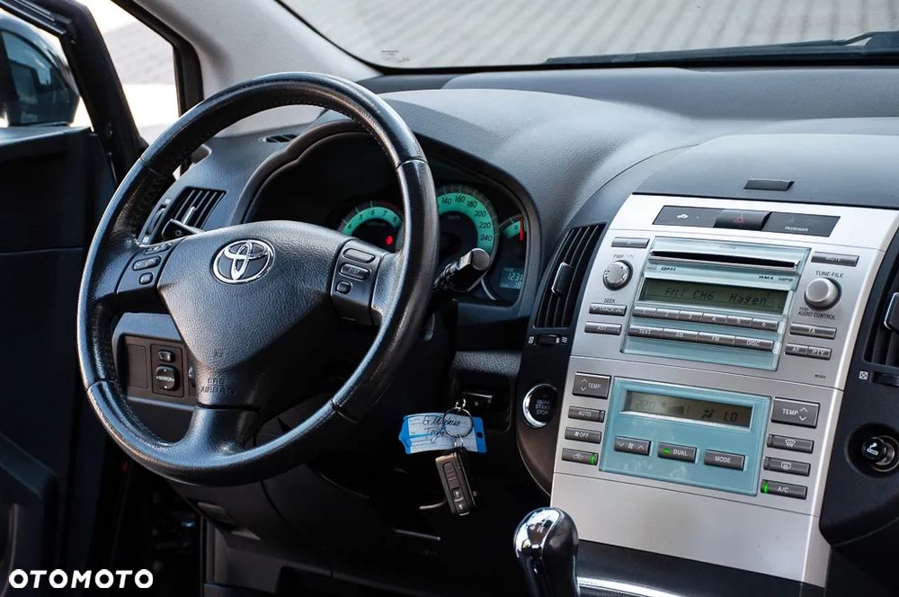 Toyota Corolla Verso 1.8 Sol + 7os - 24