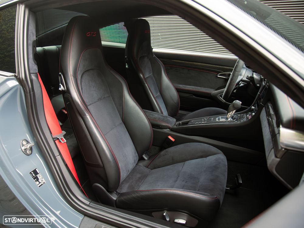 Porsche 911 (991) Carrera 4 GTS PDK - 23