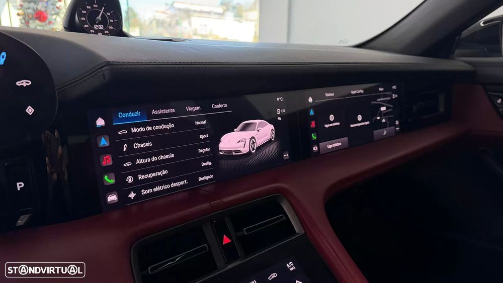 Porsche Taycan 4S - 32