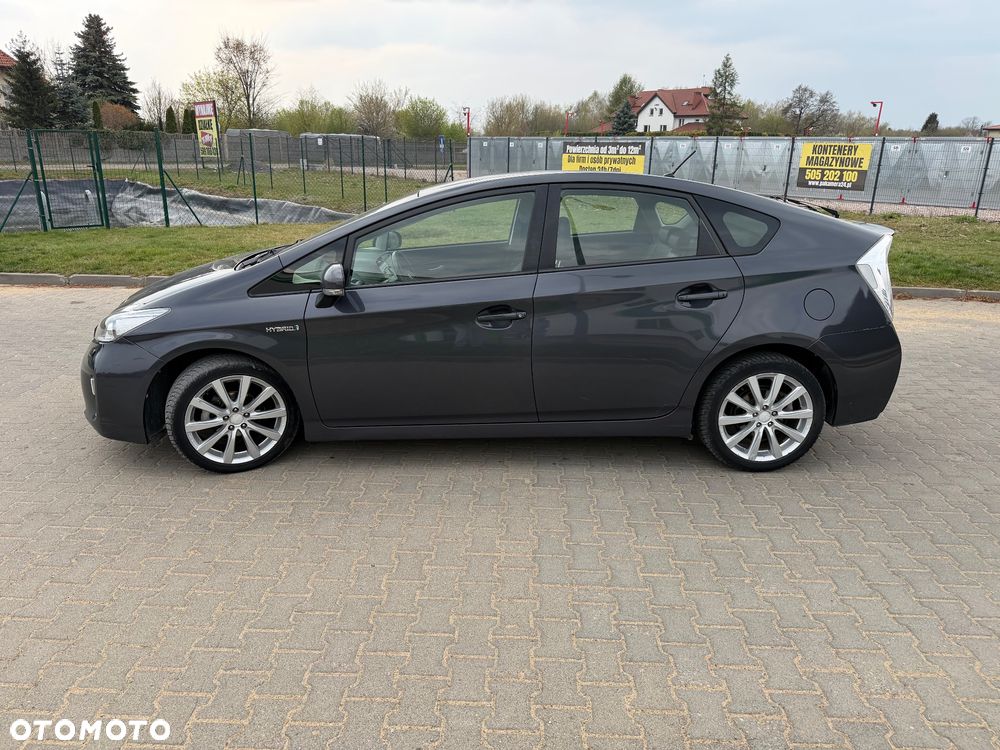 Toyota Prius 1.8 HSD Premium - 4