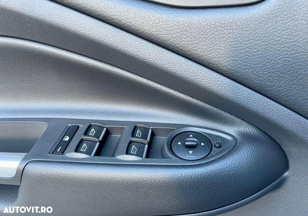 Ford Kuga 2.0 TDCi 4WD Powershift ST-Line - 19