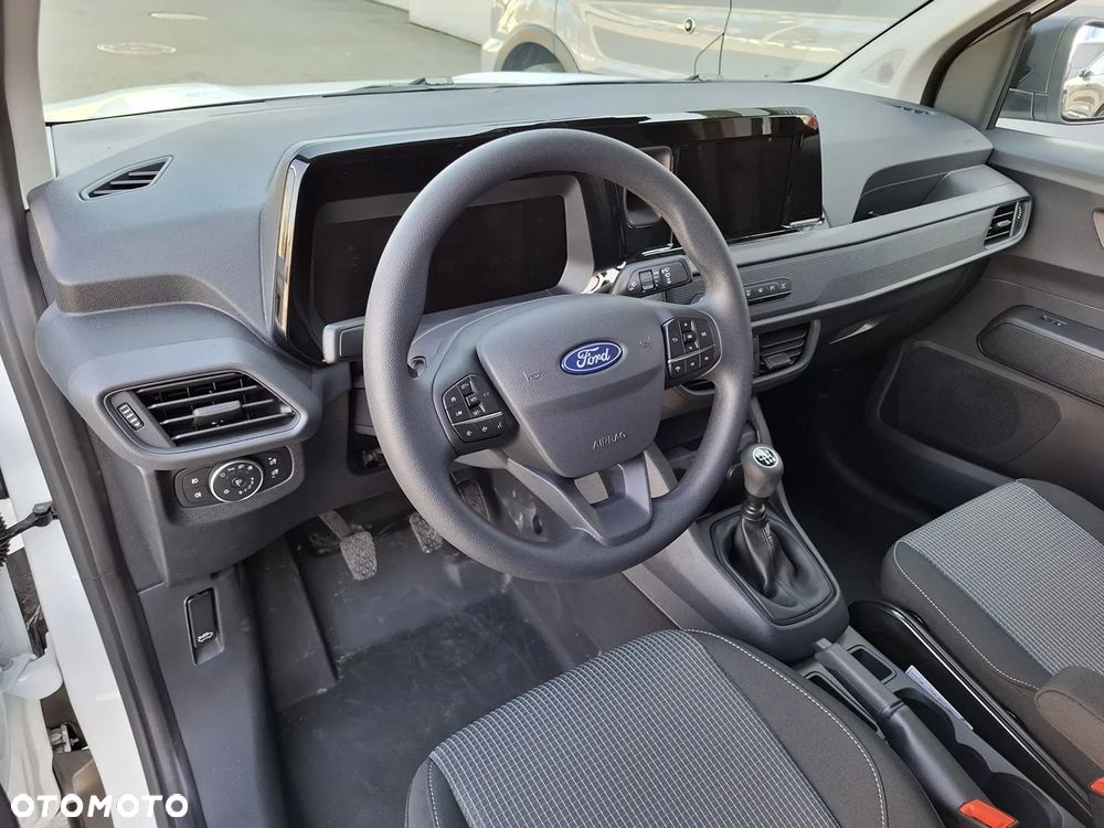 Ford Transit Courier - 13