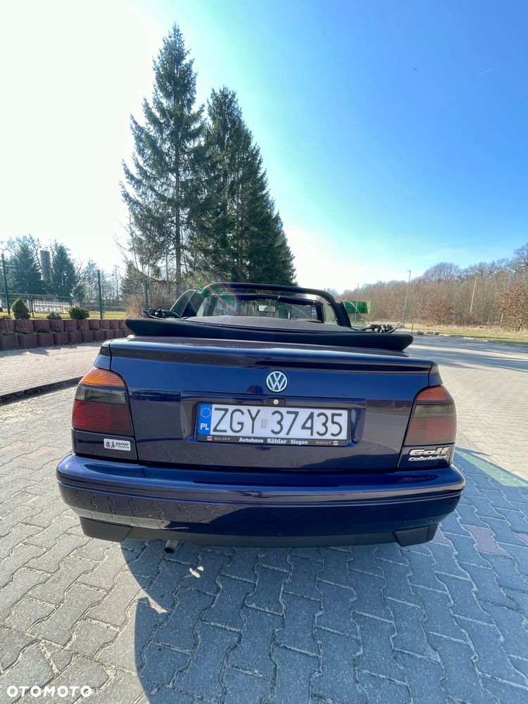 Volkswagen Golf 1.8 GL - 12