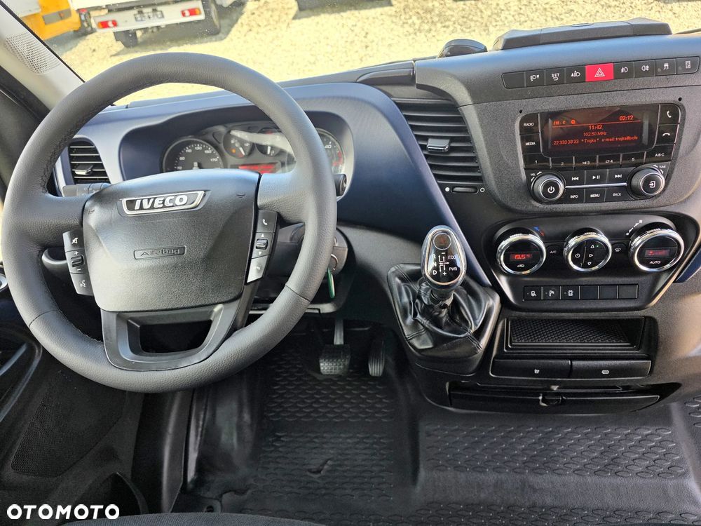 Iveco IVECO 35-180 3.0 HPI 180 KONNY KONTENER 4.2 M WINDA KLIMA 8 BIEGÓW HIMATIC WEBASTO BLIŹNIAKI DO 3.5 T WINDA - 22