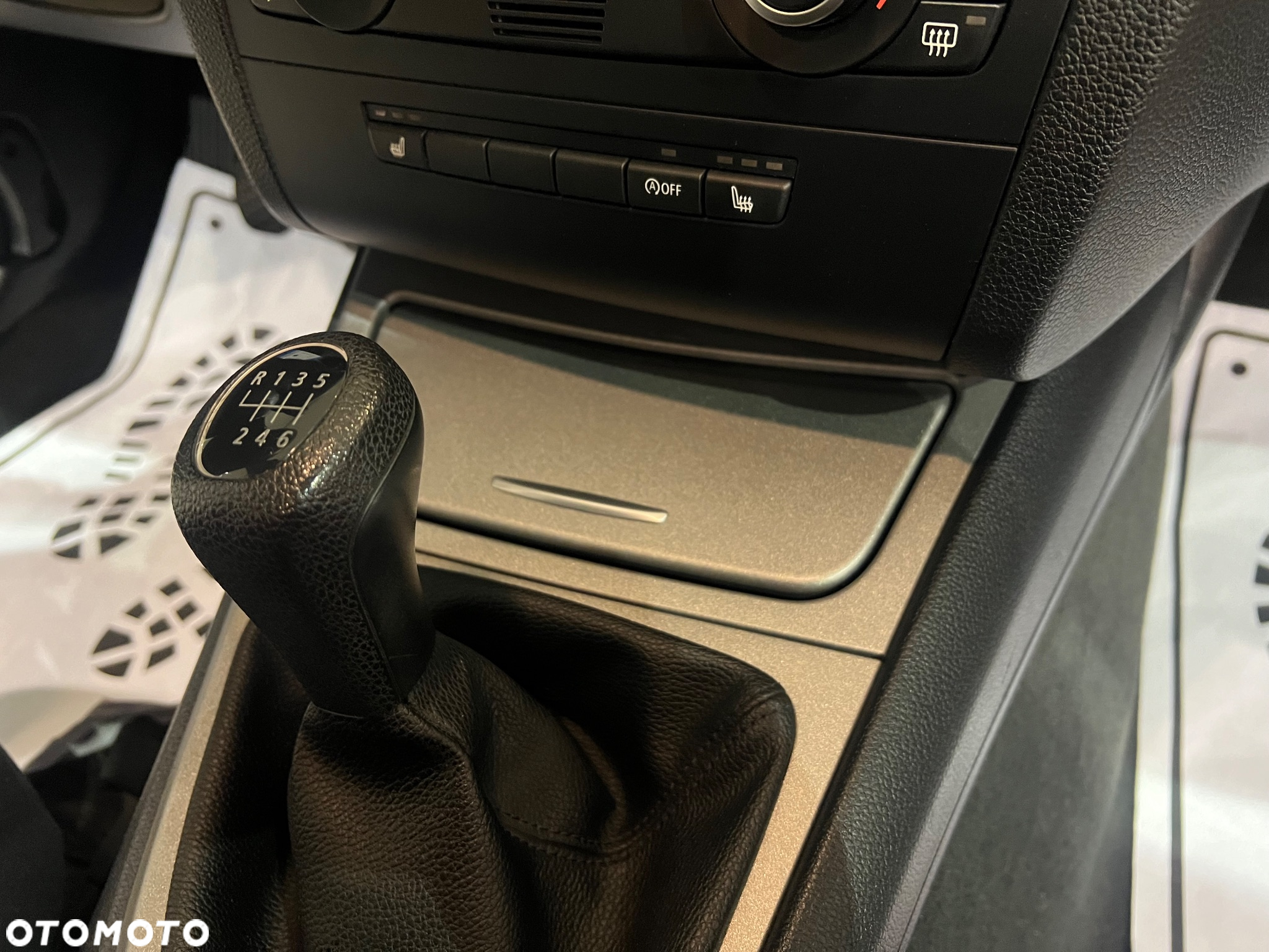 BMW Seria 1 118d - 39