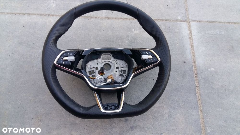 OCTAVIA IV KIEROWNICA MULTI GRZANA DSG 5E3959542G JAK NOWA - 3