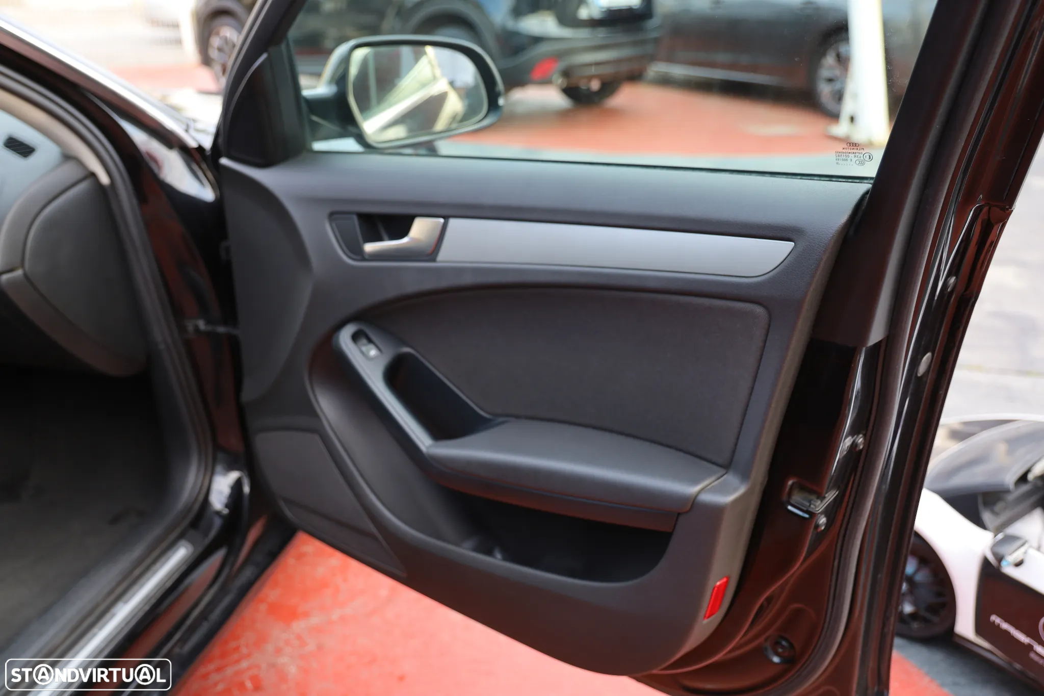 Audi A4 2.0 TDI exclusive - 14