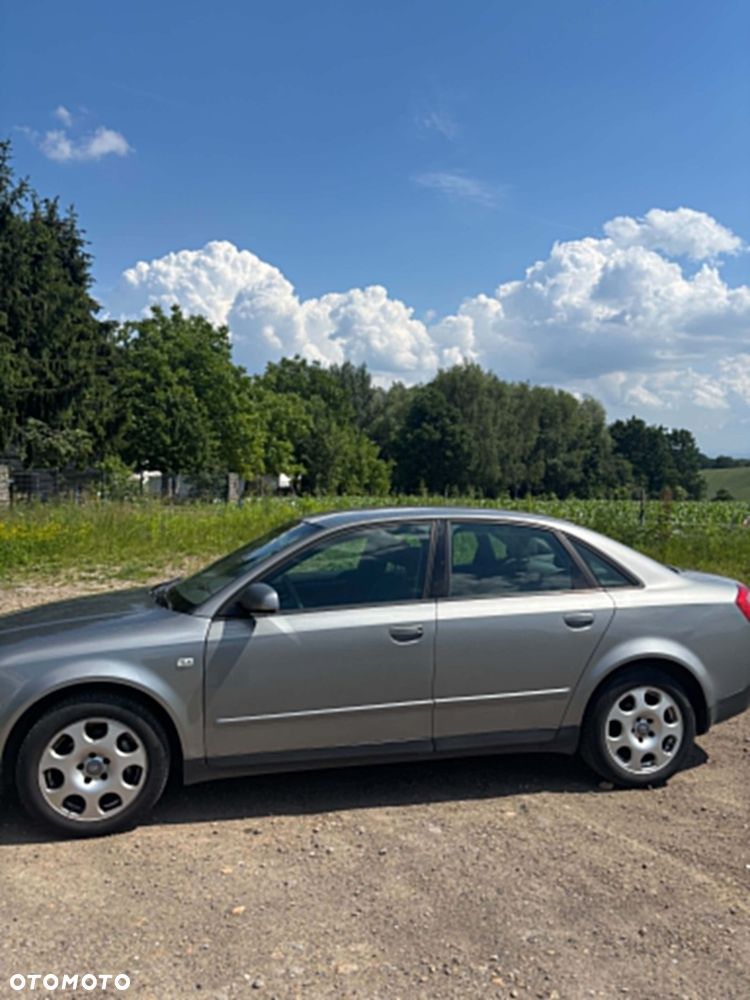 Audi A4 Limousine - 3