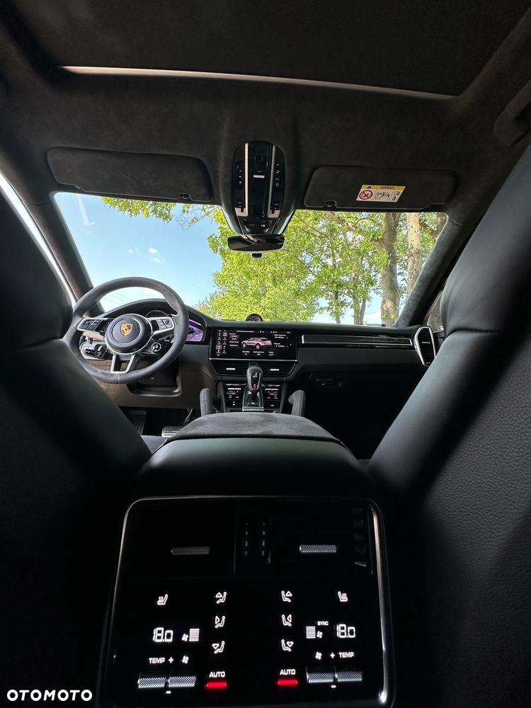 Porsche Cayenne GTS - 8