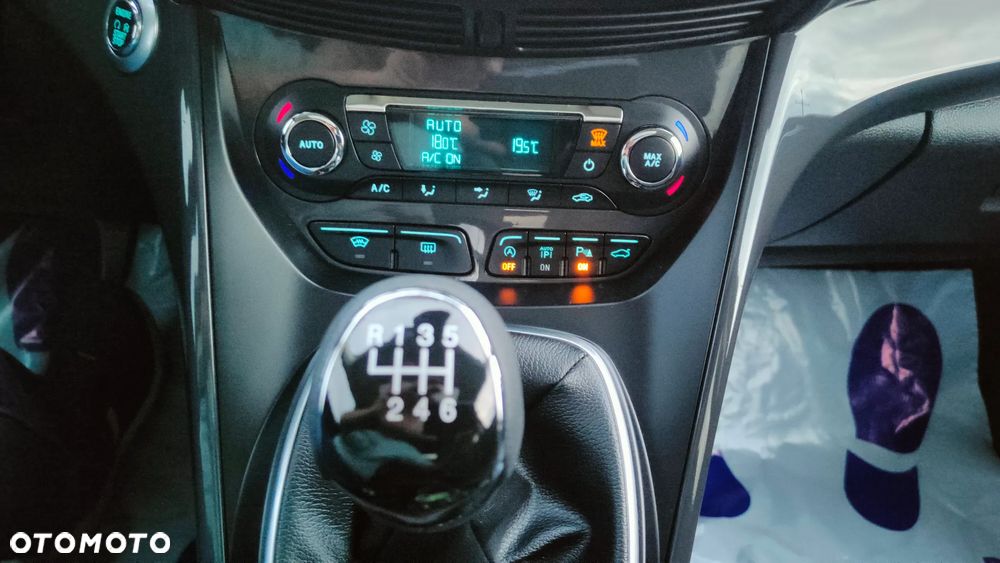 Ford Kuga - 38