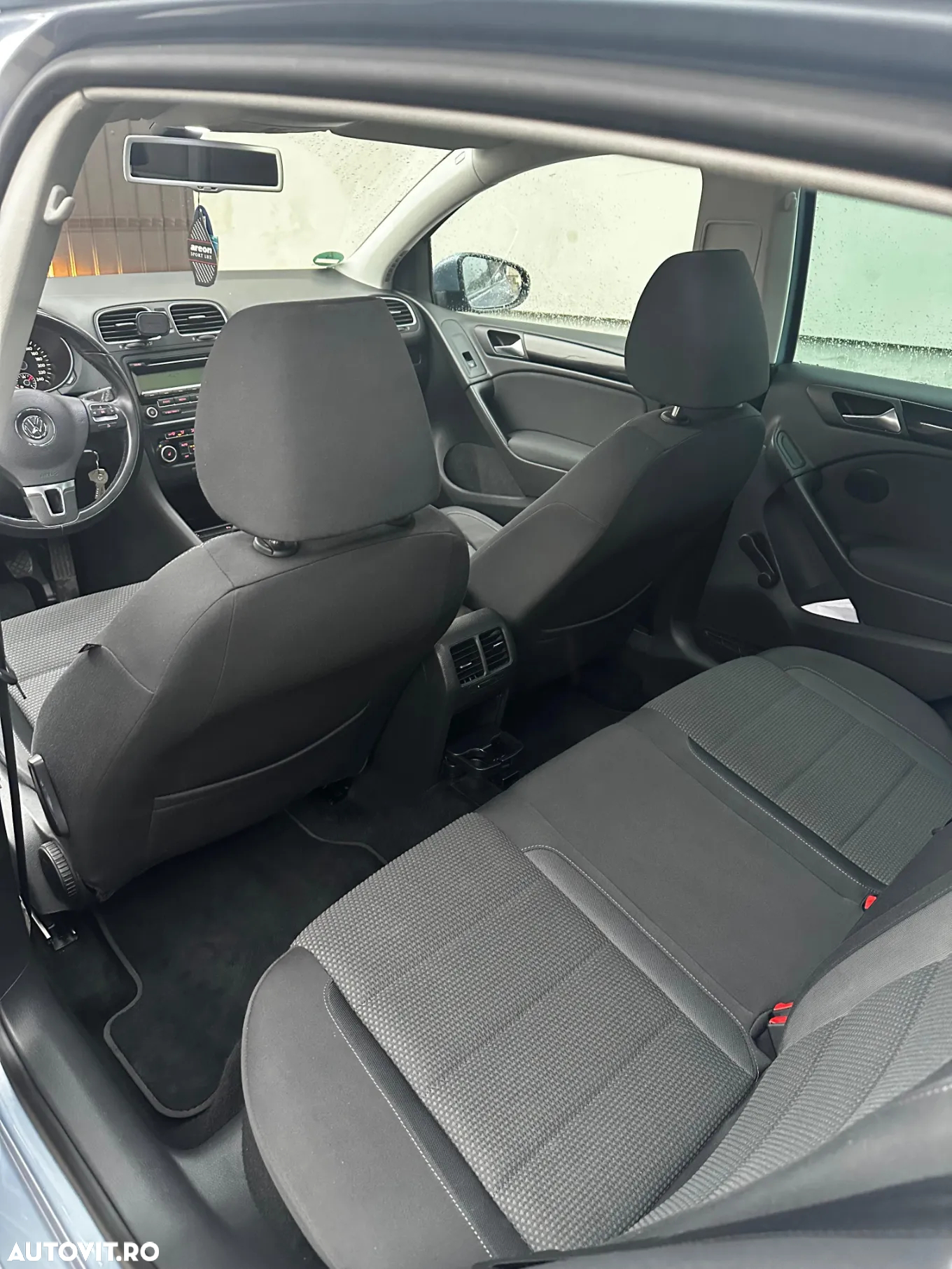 Volkswagen Golf - 2