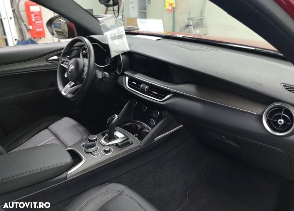 Alfa Romeo Stelvio 2.0 Turbo 16V AT8-Q4 Lusso Ti - 11