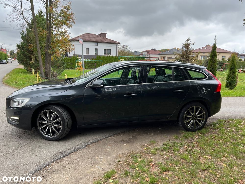 Volvo V60 D2 Summum - 4