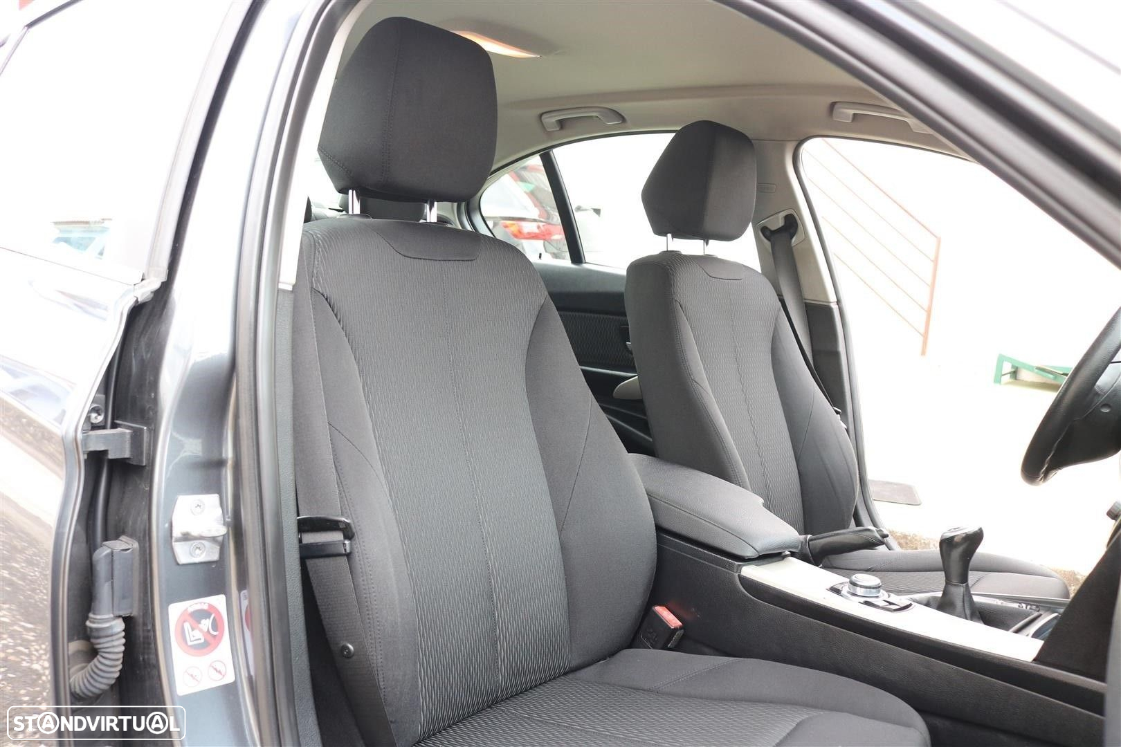 BMW 318 d Advantage - 19