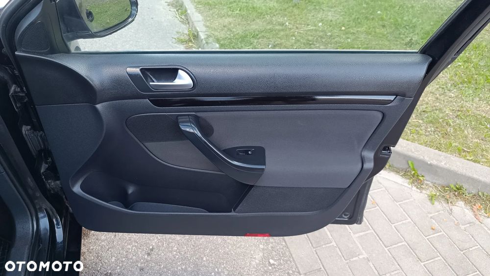 Volkswagen Golf 1.6 TDI DPF Comfortline - 13