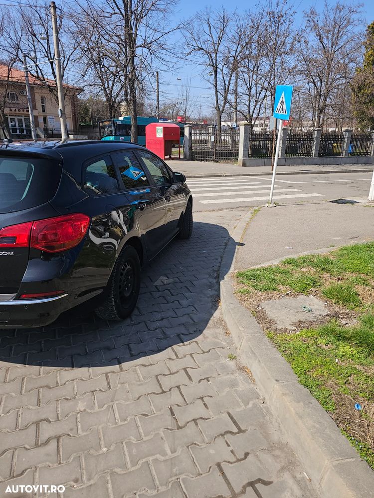 Opel Astra 1.6 CDTI DPF ecoFLEX Start/Stop Exklusiv - 4