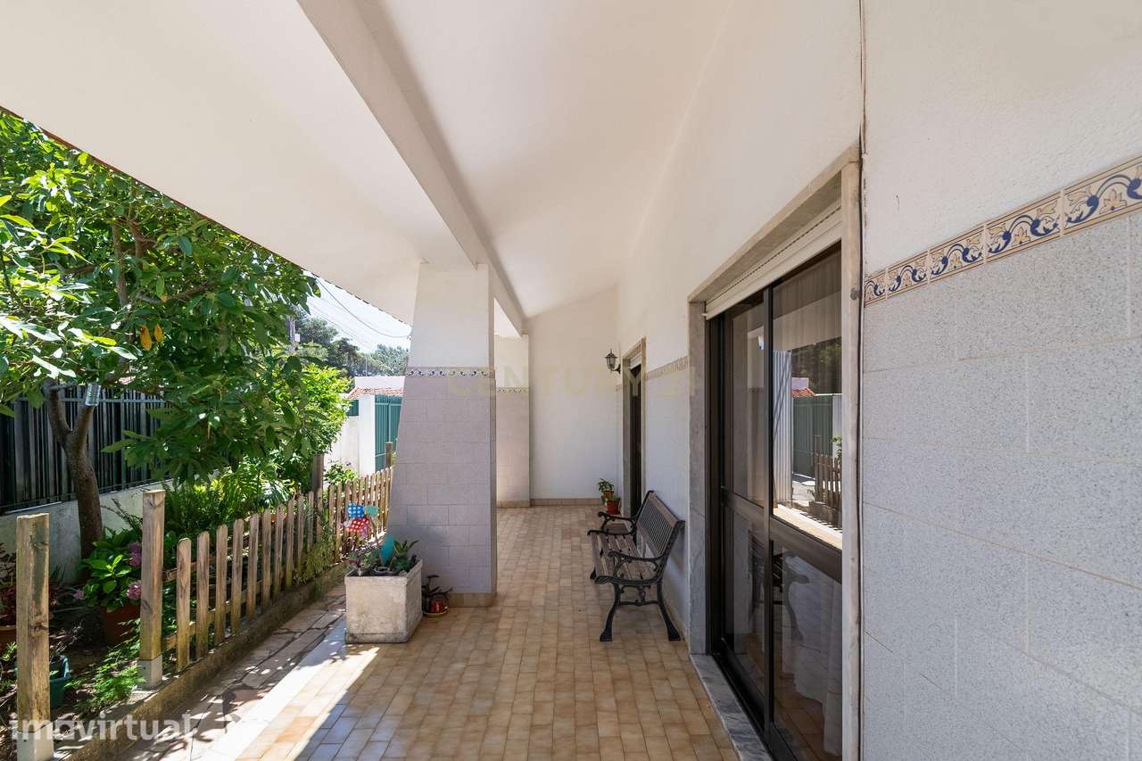Moradia T4 com Anexo T2 Independente | 400 m² de Construção | Lote de - Grande imagem: 4/59