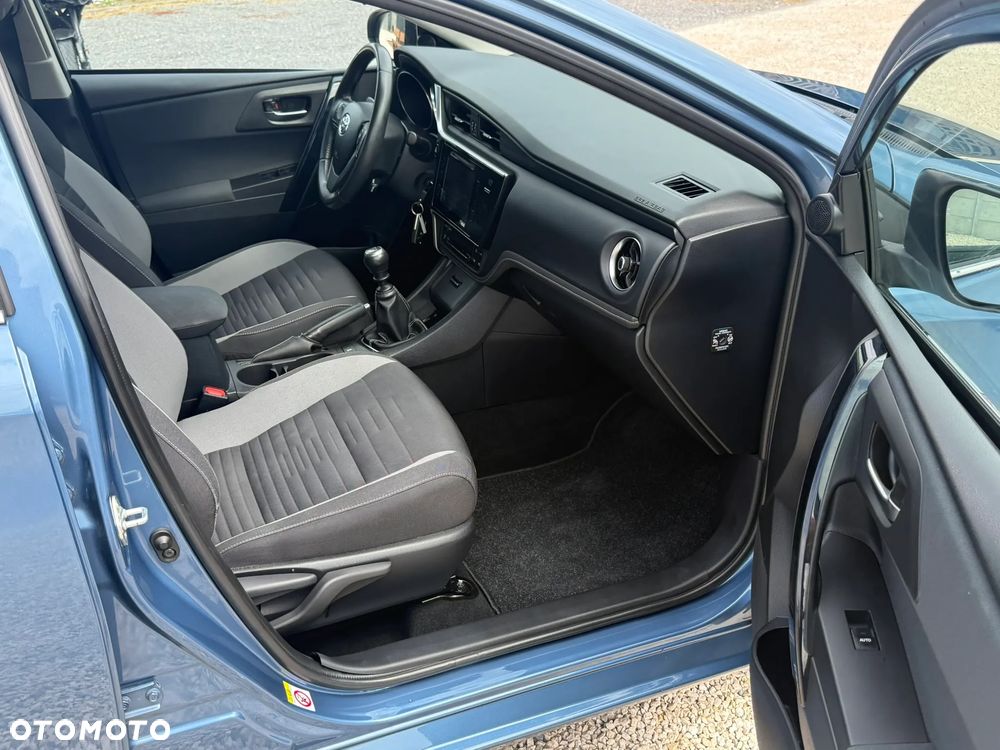 Toyota Auris 1.2 T Dynamic - 28