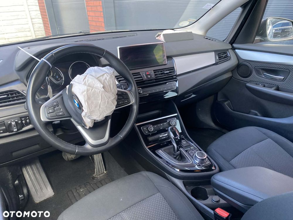 BMW Seria 2 216d - 15
