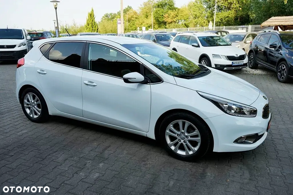 Kia Ceed - 10