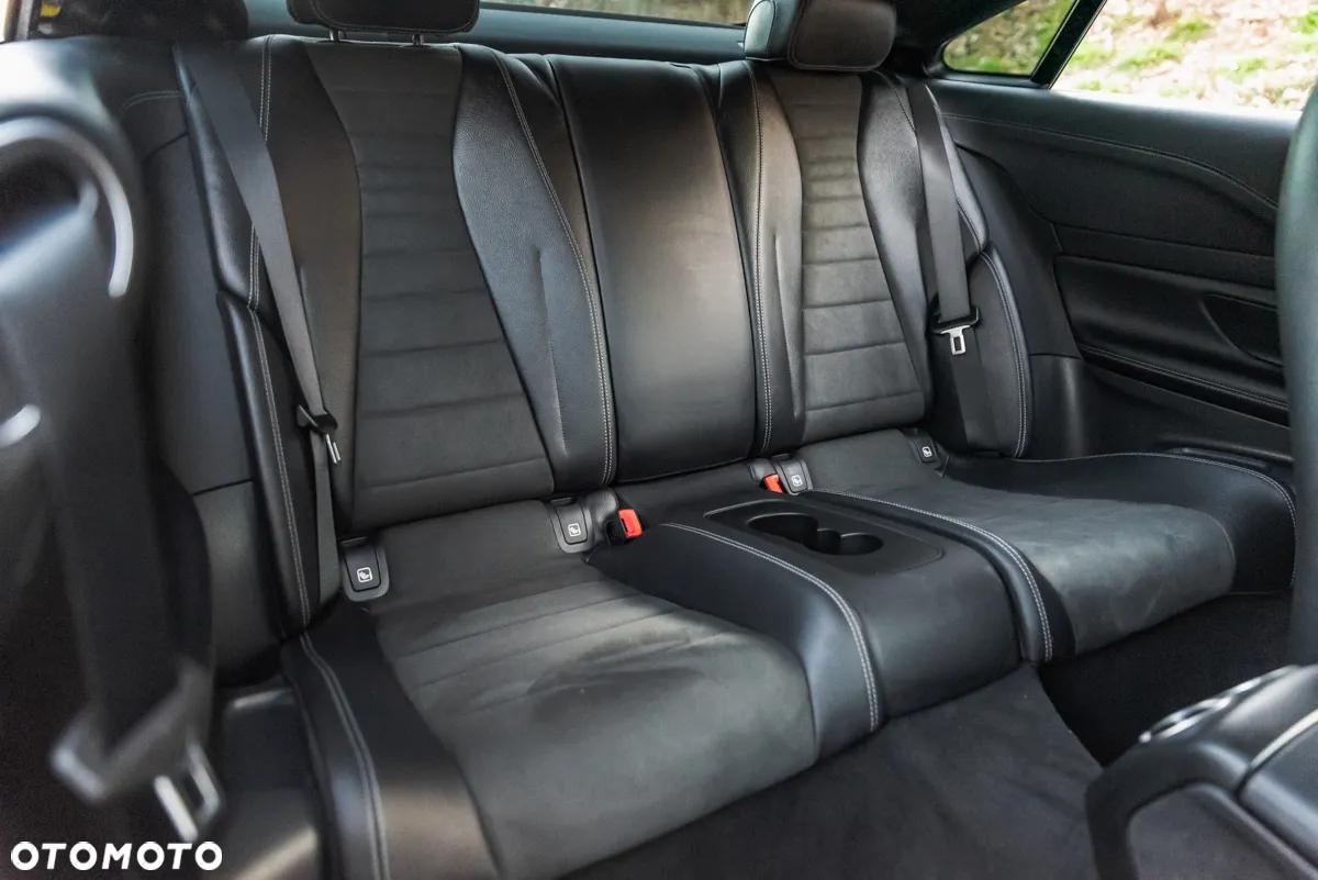 Mercedes-Benz Klasa E 220 d 4Matic Coupe 9G-TRONIC AMG Line - 19