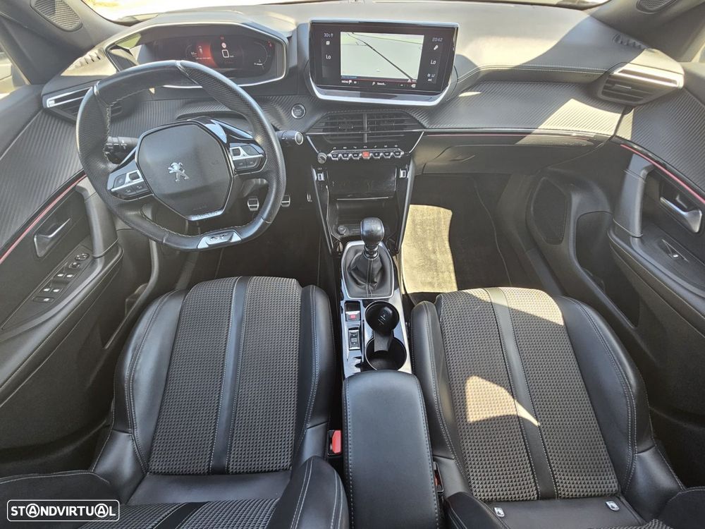 Peugeot 2008 1.2 PureTech GT - 17